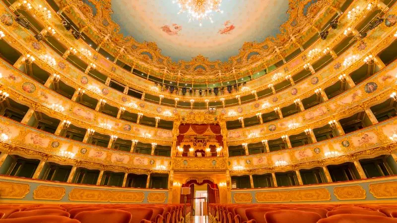 Du lịch đến th&agrave;nh phố Venice: Nơi t&igrave;nh y&ecirc;u bắt đầu 10