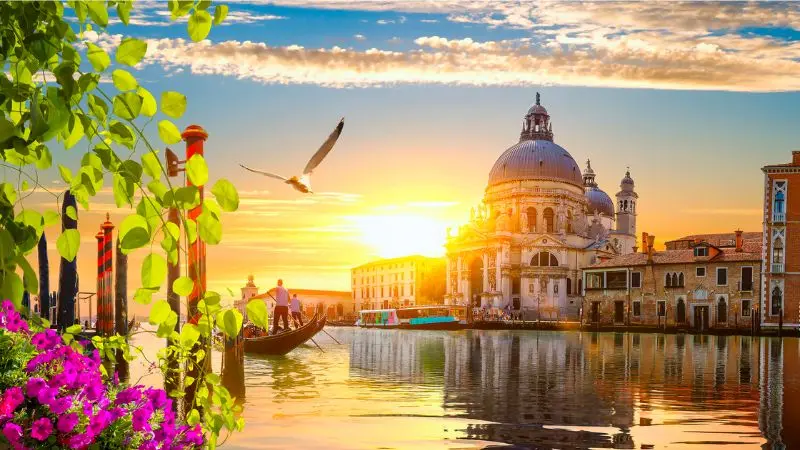 Du lịch đến th&agrave;nh phố Venice: Nơi t&igrave;nh y&ecirc;u bắt đầu 5