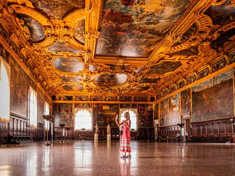 Du lịch đến th&agrave;nh phố Venice: Nơi t&igrave;nh y&ecirc;u bắt đầu 9