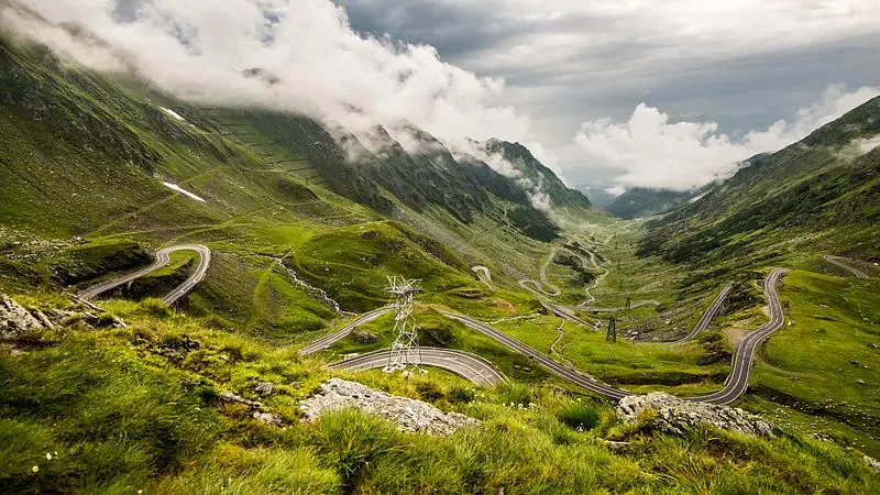 Du lịch Romania sống lại lịch sử văn h&oacute;a ch&acirc;u &Acirc;u 9