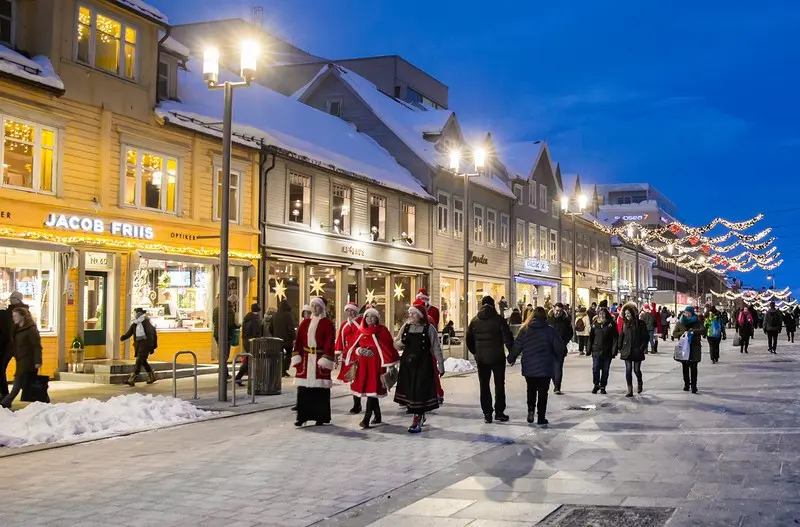 Du lịch Tromso: H&agrave;nh tr&igrave;nh kh&aacute;m ph&aacute; thủ phủ Bắc Cực của Na Uy 10