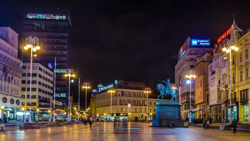 Du lịch Zagreb kh&aacute;m ph&aacute; tr&aacute;i tim cổ k&iacute;nh của Croatia 4