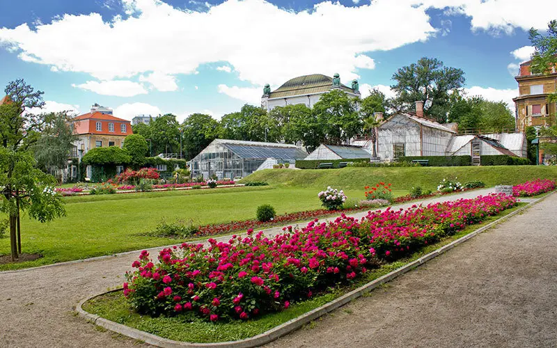 Du lịch Zagreb kh&aacute;m ph&aacute; tr&aacute;i tim cổ k&iacute;nh của Croatia 13