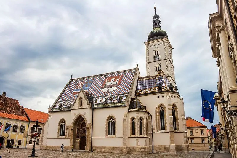 Du lịch Zagreb kh&aacute;m ph&aacute; tr&aacute;i tim cổ k&iacute;nh của Croatia 6