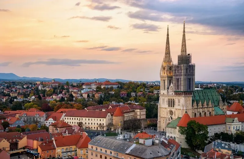 Du lịch Zagreb kh&aacute;m ph&aacute; tr&aacute;i tim cổ k&iacute;nh của Croatia 2