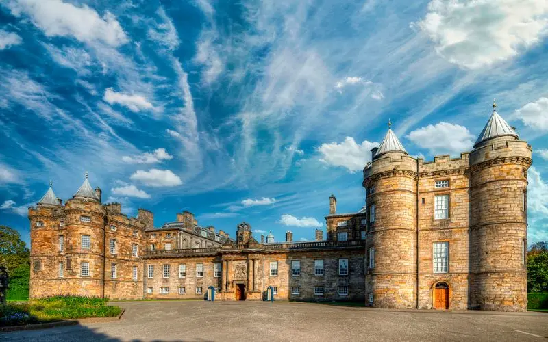 Edinburgh: Th&agrave;nh phố cổ lưu giữ linh hồn xứ Scotland 6