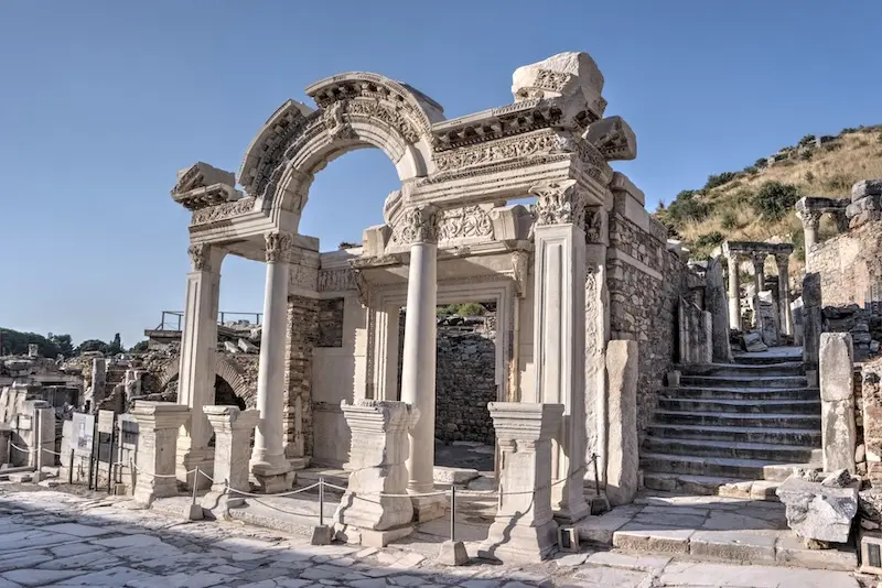 Ephesus, đất Th&aacute;nh trong S&aacute;ch Khải Huyền với Ph&uacute;c &acirc;m Gioan 3