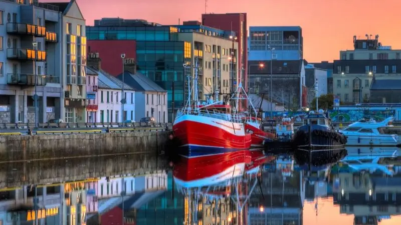 Galway mảnh gh&eacute;p văn h&oacute;a độc đ&aacute;o b&ecirc;n bờ biển ph&iacute;a t&acirc;y Ireland 2