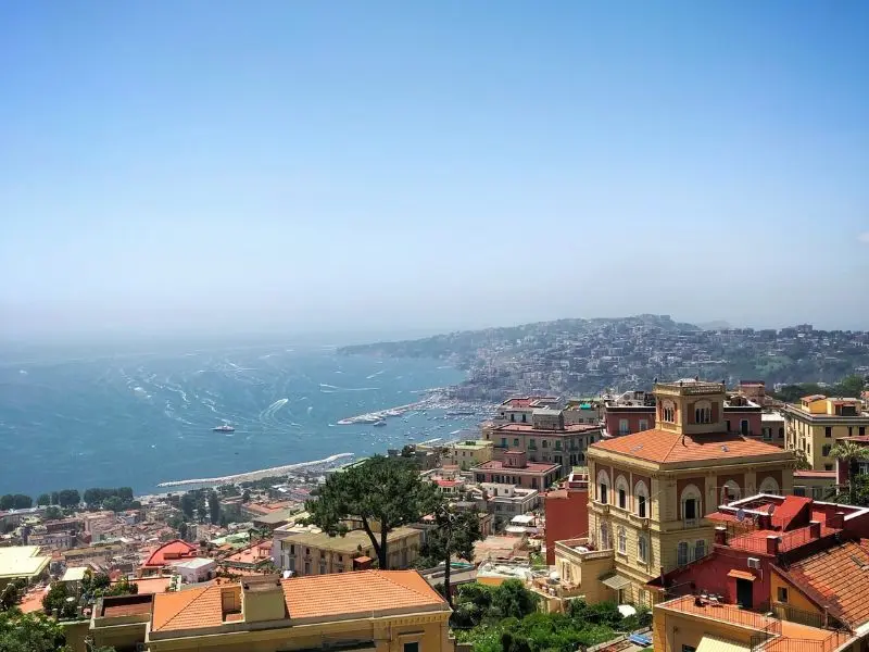 Hành trình khám phá thành phố cảng Naples cổ kính của Ý 5