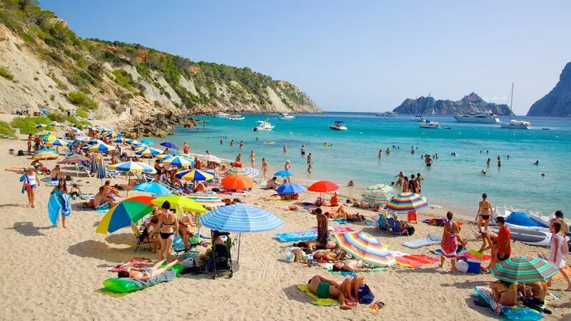Ibiza, T&acirc;y Ban Nha: H&ograve;n đảo của hai sắc th&aacute;i b&igrave;nh y&ecirc;n m&agrave; sống động 2