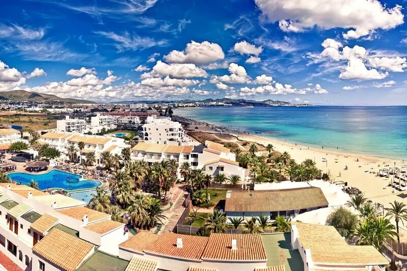 Ibiza, T&acirc;y Ban Nha: H&ograve;n đảo của hai sắc th&aacute;i b&igrave;nh y&ecirc;n m&agrave; sống động 4