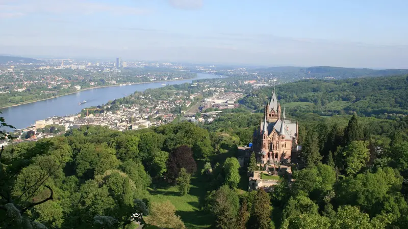 Kh&aacute;m ph&aacute; Bonn, thị trấn nhỏ b&ecirc;n d&ograve;ng s&ocirc;ng Rhine thơ mộng 15