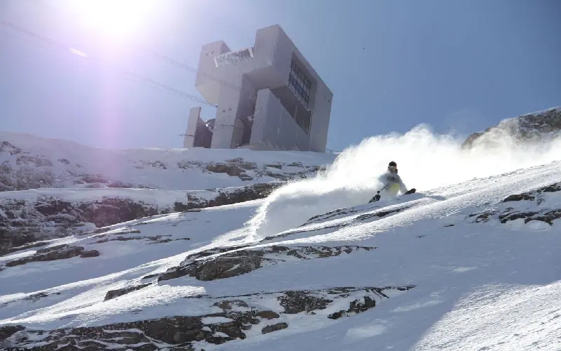 Kh&aacute;m ph&aacute; Gstaad: Nơi nghỉ dưỡng xa hoa v&agrave; biệt lập ở Thụy Sĩ 4