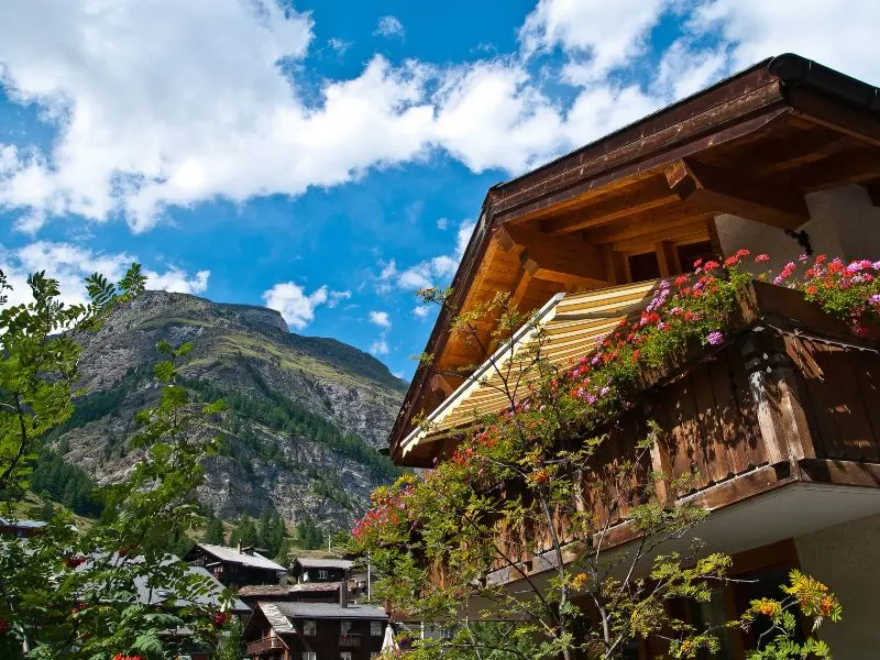 Kh&aacute;m ph&aacute; ng&ocirc;i l&agrave;ng Zermatt cổ k&iacute;nh dưới ch&acirc;n n&uacute;i Matterhorn 10
