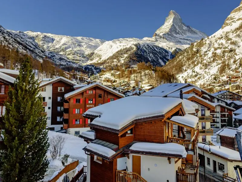 Kh&aacute;m ph&aacute; ng&ocirc;i l&agrave;ng Zermatt cổ k&iacute;nh dưới ch&acirc;n n&uacute;i Matterhorn 2