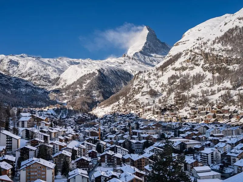 Kh&aacute;m ph&aacute; ng&ocirc;i l&agrave;ng Zermatt cổ k&iacute;nh dưới ch&acirc;n n&uacute;i Matterhorn 4