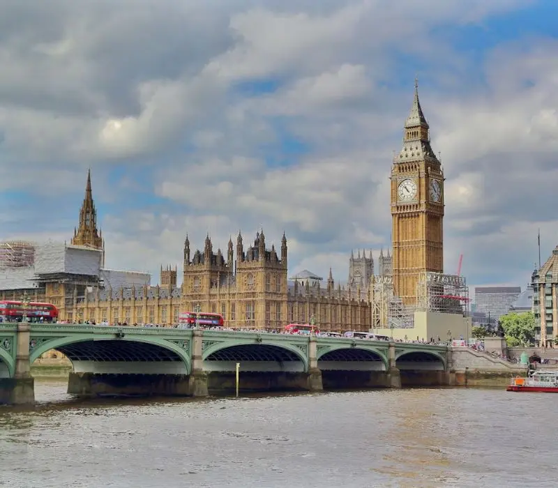 Kh&aacute;m ph&aacute; s&ocirc;ng Thames, biểu tượng lung linh của London 2