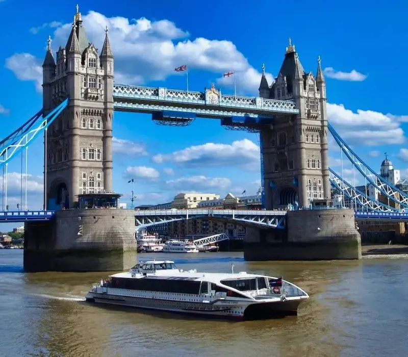 Kh&aacute;m ph&aacute; s&ocirc;ng Thames, biểu tượng lung linh của London 10