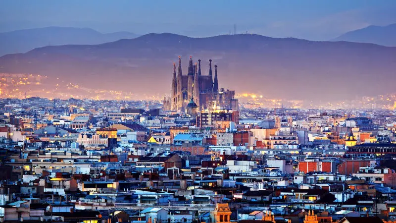 Kh&aacute;m ph&aacute; th&agrave;nh phố Barcelona quyến rũ bậc nhất T&acirc;y Ban Nha 11