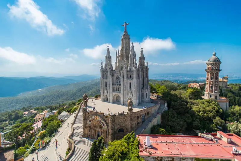 Kh&aacute;m ph&aacute; th&agrave;nh phố Barcelona quyến rũ bậc nhất T&acirc;y Ban Nha 7
