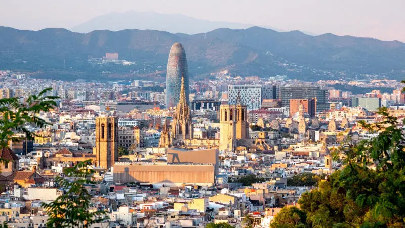 Kh&aacute;m ph&aacute; th&agrave;nh phố Barcelona quyến rũ bậc nhất T&acirc;y Ban Nha 2