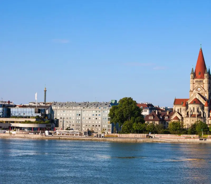 Kh&aacute;m ph&aacute; Vienna, vi&ecirc;n ngọc lịch sử v&agrave; văn h&oacute;a giữa l&ograve;ng Ch&acirc;u &Acirc;u 18