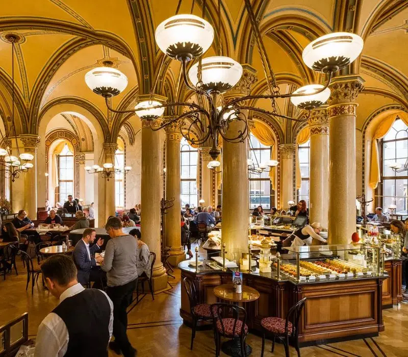 Kh&aacute;m ph&aacute; Vienna, vi&ecirc;n ngọc lịch sử v&agrave; văn h&oacute;a giữa l&ograve;ng Ch&acirc;u &Acirc;u 16