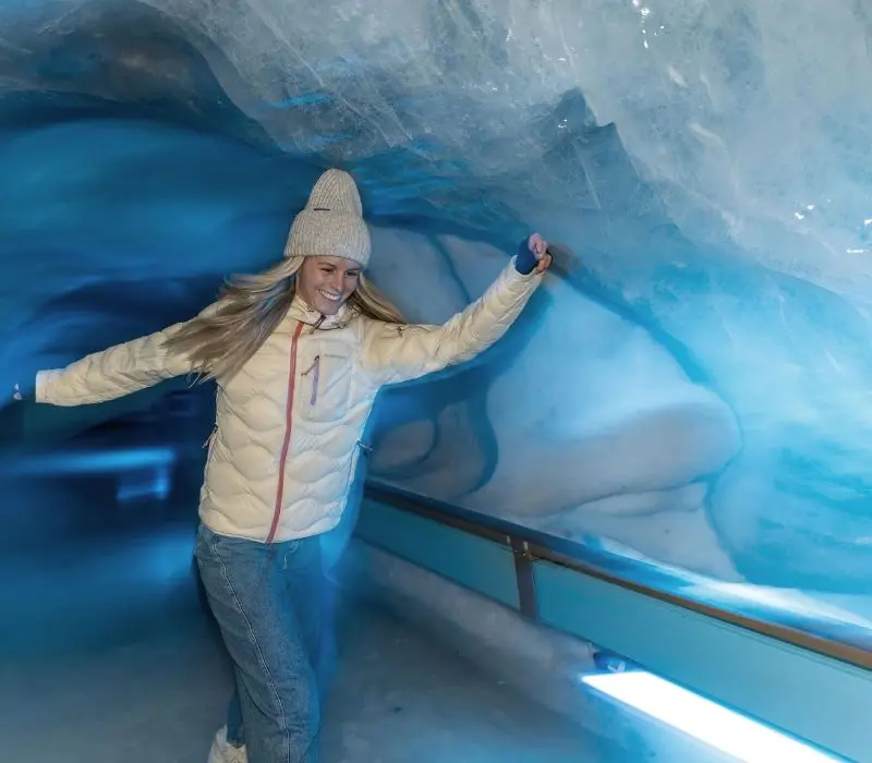 Kinh nghiệm tham quan n&uacute;i tuyết Titlis, thi&ecirc;n đường tại Thụy Sĩ 9
