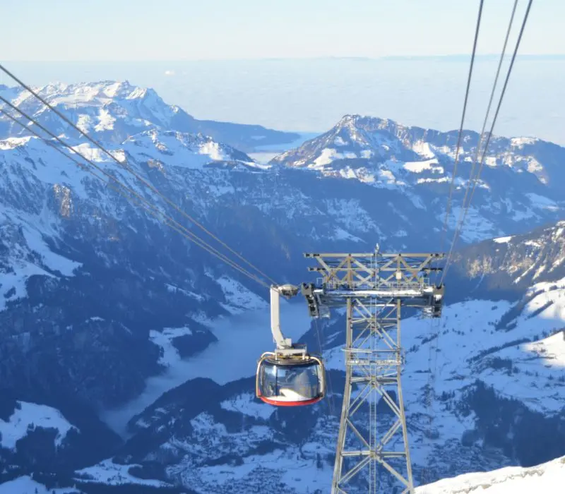Kinh nghiệm tham quan n&uacute;i tuyết Titlis, thi&ecirc;n đường tại Thụy Sĩ 7