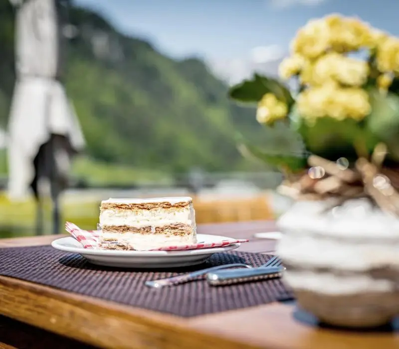 Kinh nghiệm tham quan n&uacute;i tuyết Titlis, thi&ecirc;n đường tại Thụy Sĩ 13