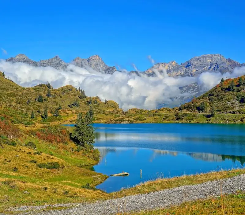 Kinh nghiệm tham quan n&uacute;i tuyết Titlis, thi&ecirc;n đường tại Thụy Sĩ 8