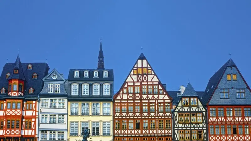 Lạc giữa Quảng trường Romerberg, kỳ quan miền Frankfurt 7