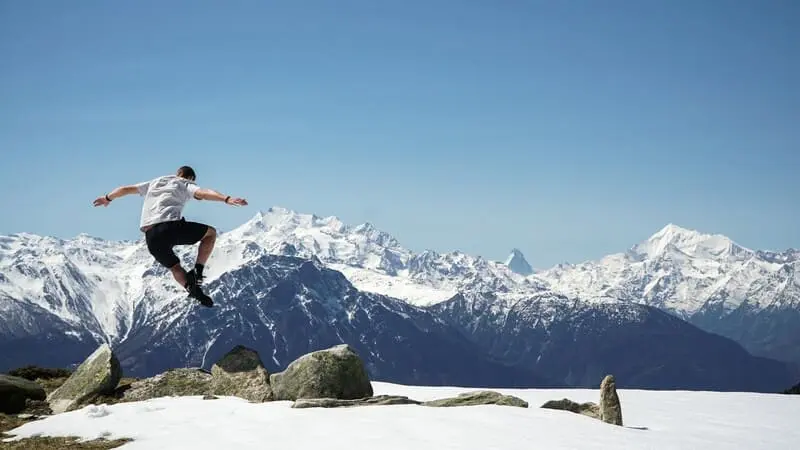 Matterhorn, nóc nhà rực sáng ánh băng tại dãy Alps 3