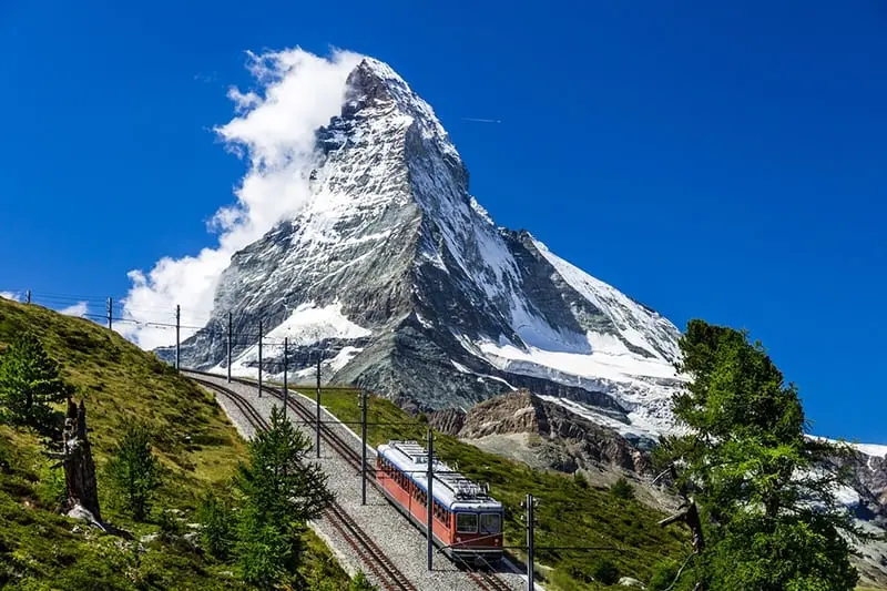 Matterhorn, nóc nhà rực sáng ánh băng tại dãy Alps 4