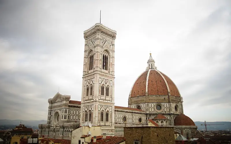 Nh&agrave; thờ Santa Maria del Fiore: Vương cung th&aacute;nh đường tại &Yacute; 6