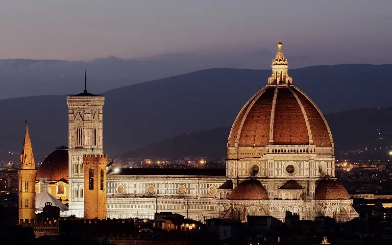Nh&agrave; thờ Santa Maria del Fiore: Vương cung th&aacute;nh đường tại &Yacute; 2