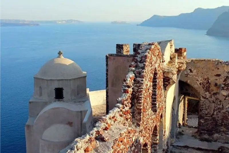Oia Santorini thi&ecirc;n đường cổ t&iacute;ch b&ecirc;n bờ biển xanh Aegean 5