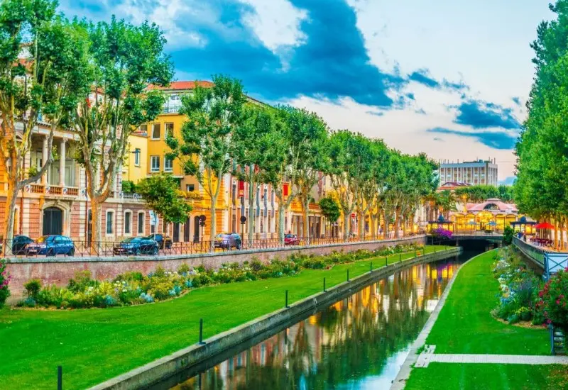 Perpignan: Th&agrave;nh phố cổ mang dấu ấn nghệ thuật Địa Trung Hải 2