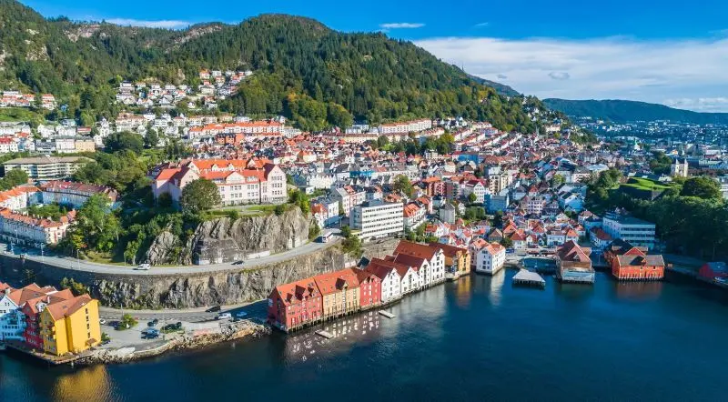 Phố cảng Bergen với kiến tr&uacute;c Bắc &Acirc;u v&agrave; thi&ecirc;n nhi&ecirc;n tươi đẹp 2