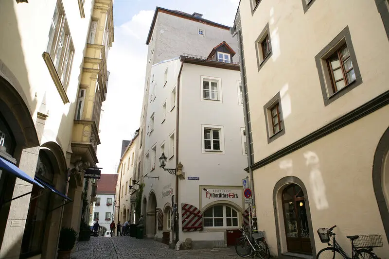 Regensburg di sản đặc biệt của vùng Bavaria nước Đức 8