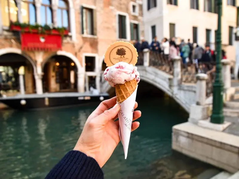 Rực rỡ đảo xanh Burano, thi&ecirc;n đường du lịch cực gần Venice 9
