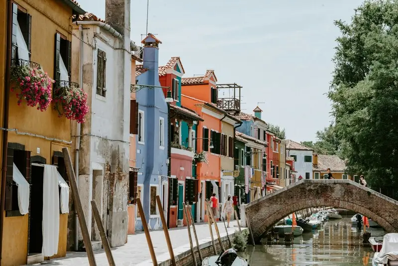 Rực rỡ đảo xanh Burano, thi&ecirc;n đường du lịch cực gần Venice 5