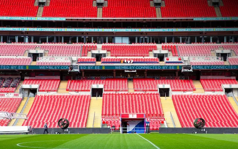 S&acirc;n vận động Wembley: Th&aacute;nh địa của những trận cầu đinh 6