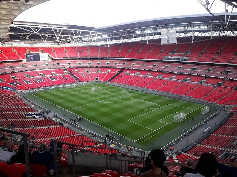 S&acirc;n vận động Wembley: Th&aacute;nh địa của những trận cầu đinh 5