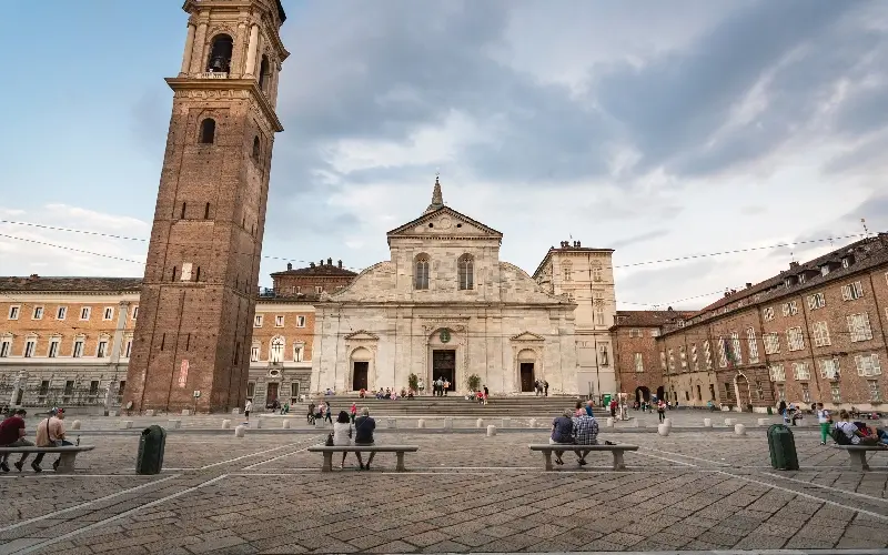 Th&agrave;nh phố Turin &ndash; Vi&ecirc;n ngọc bị l&atilde;ng qu&ecirc;n của nước &Yacute; 4