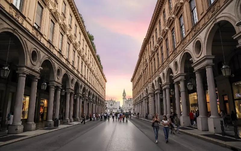 Th&agrave;nh phố Turin &ndash; Vi&ecirc;n ngọc bị l&atilde;ng qu&ecirc;n của nước &Yacute; 11