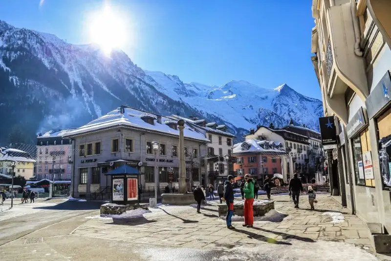 Thị trấn Chamonix, Ph&aacute;p xinh đẹp dưới ch&acirc;n d&atilde;y Alps 6