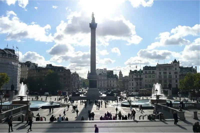 Trafalgar Square, dấu ấn kiến tr&uacute;c nơi tr&aacute;i tim London 3