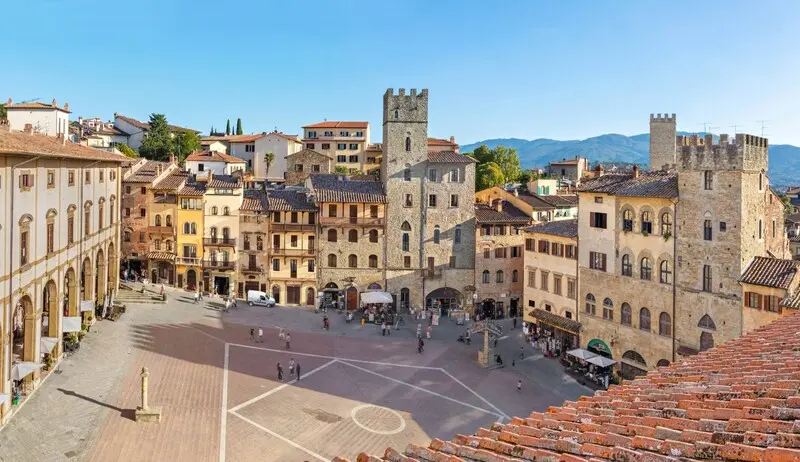 V&ugrave;ng đất kiến tr&uacute;c Arezzo, miền di sản cổ k&iacute;nh 4