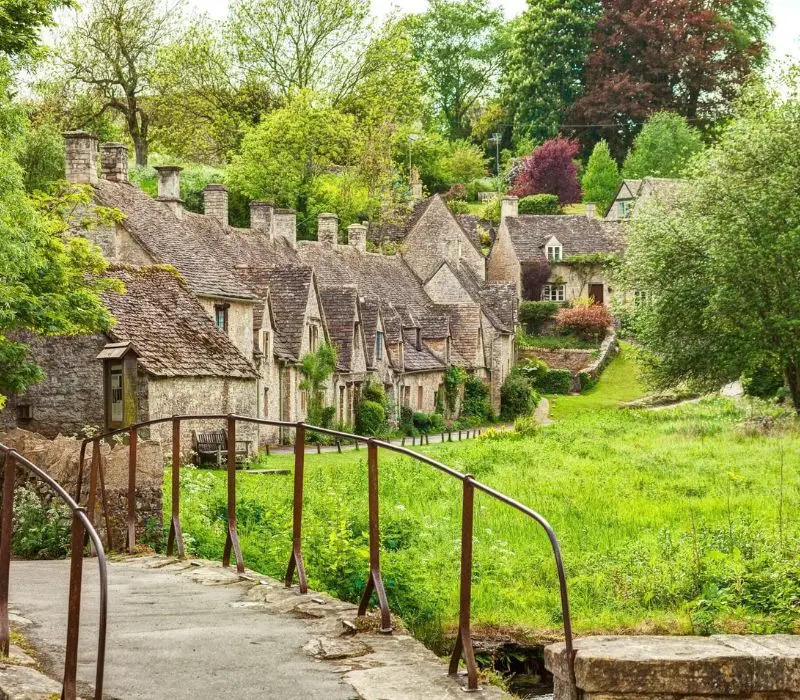 Lạc lối tại làng Bibury thơ mộng giữa vùng Cotswolds nước Anh